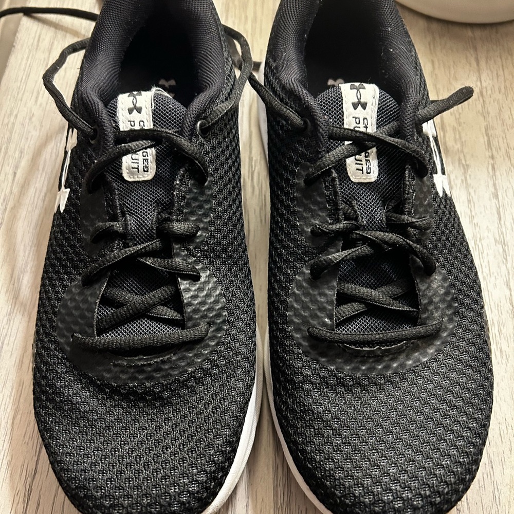 Under Armour Charged Pursuit Women’s 7.5